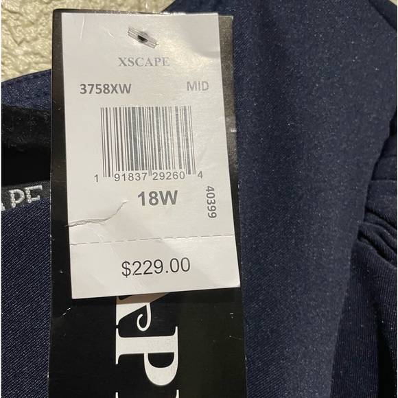 NWT Xscape Ruched A-Line Gown Navy Blue Size 18W - Picture 6 of 9